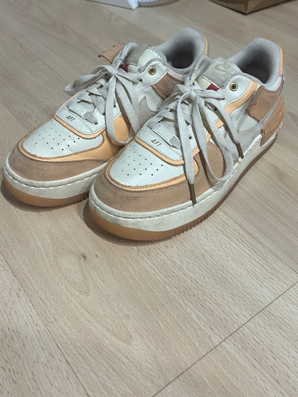 Nike Kids Sneakers in Cream & Tan